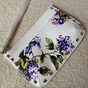 BRAND NEW Floral Clutch